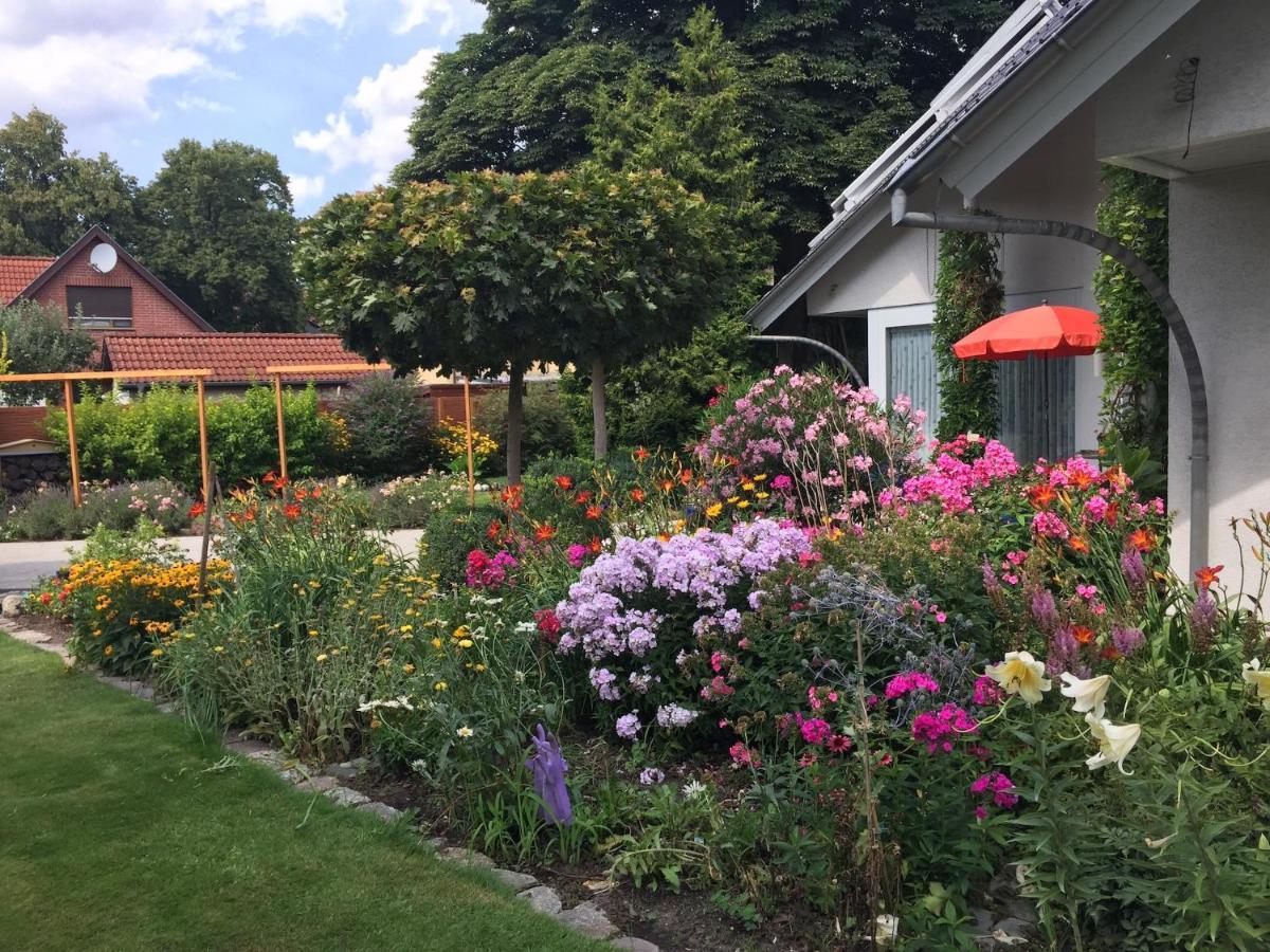 Villa "Auszeit" Хохен Нойендорф Екстериор снимка